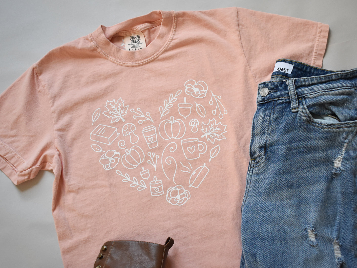 Load image into Gallery viewer, Fall Heart Tee (Peach)
