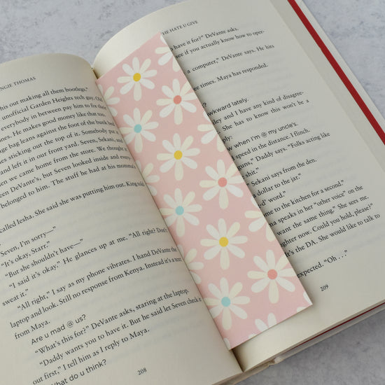 Stacked Daisy Pattern Bookmark