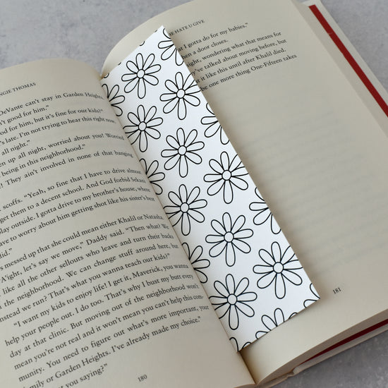 Stacked Daisy Pattern Coloring Bookmark