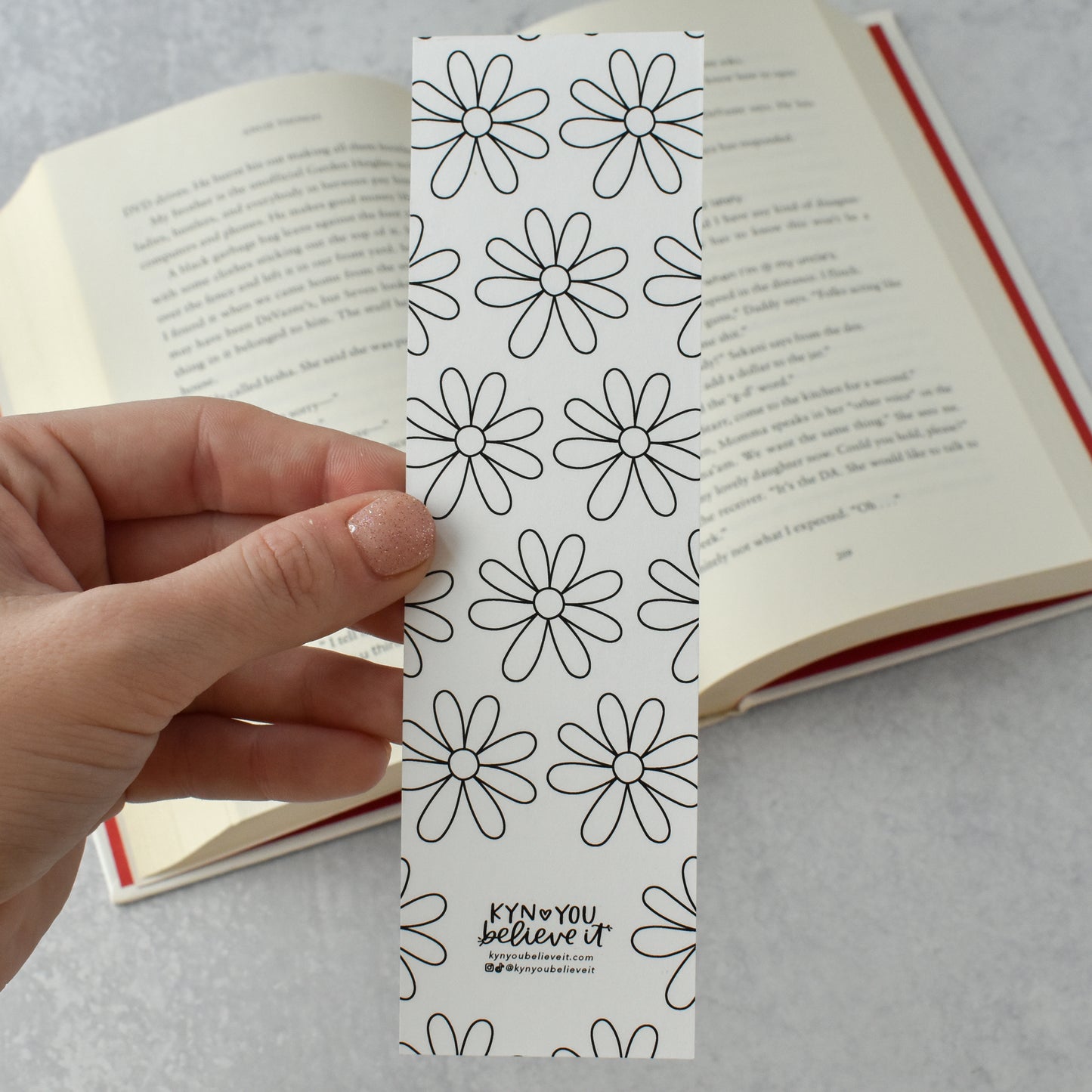 Stacked Daisy Pattern Coloring Bookmark