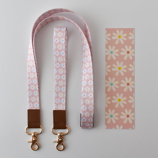 Stacked Daisy Pattern Lanyard