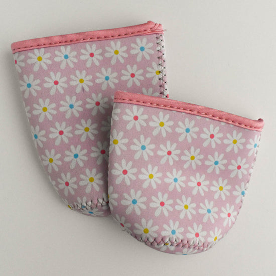 Stacked Daisy Drink Sleeve